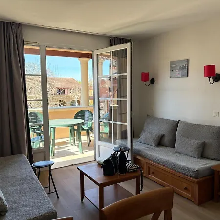 Lake Apartment Apartment *