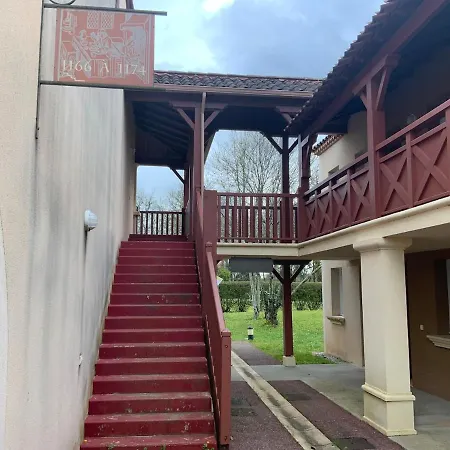 Lake Apartment *