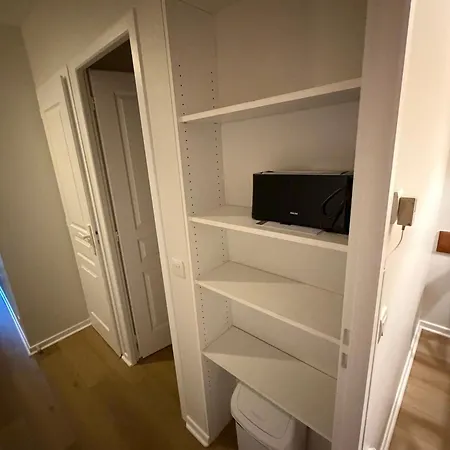 Lake Apartment *