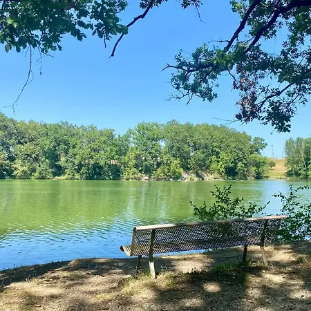 Lake Apartment *